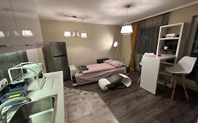 Uni Time Apartment By Lmg